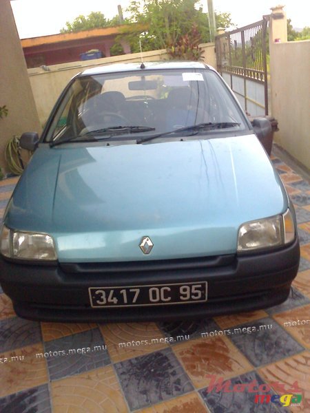 1995' Renault Clio photo #1