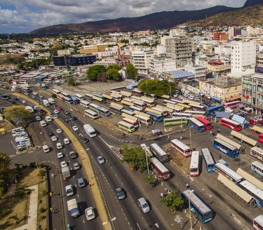 Transport public : des officiers déployés par la NLTA à travers l’île pour renforcer le contrôle des horaires et la qualité de service
