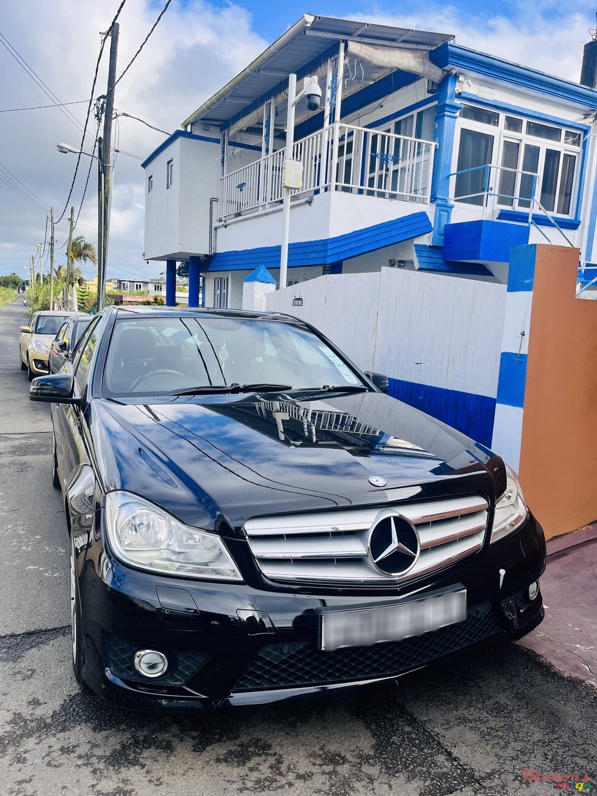 2011' Mercedes-Benz C 180 photo #5