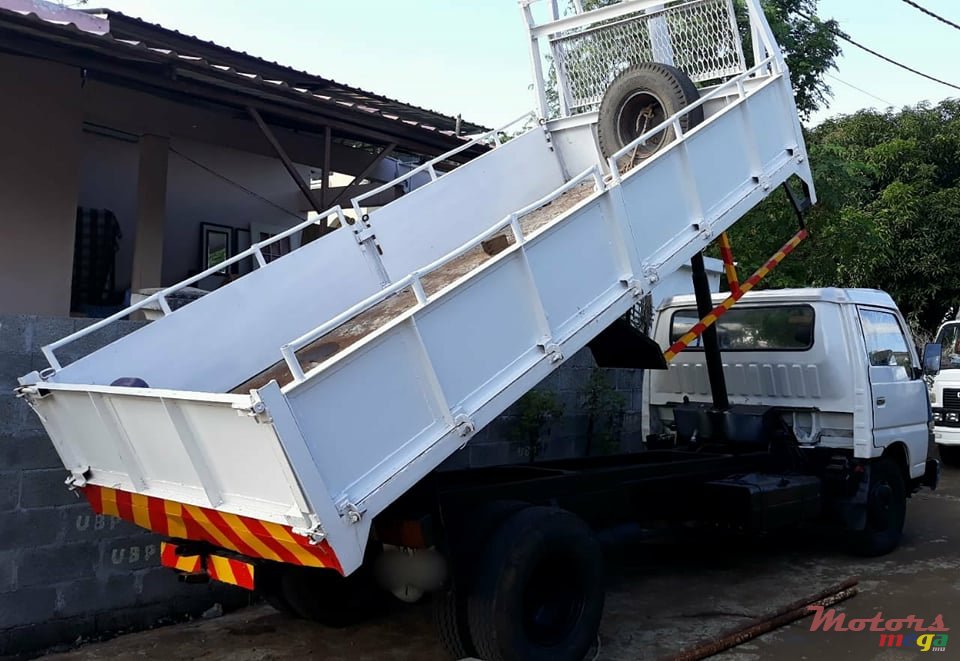 1990' Nissan photo #1