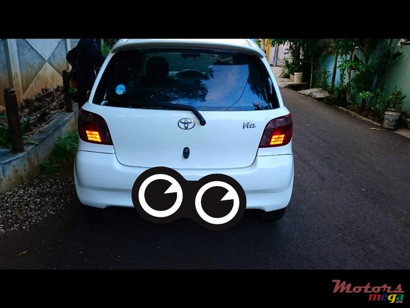 2000' Toyota Vitz photo #2