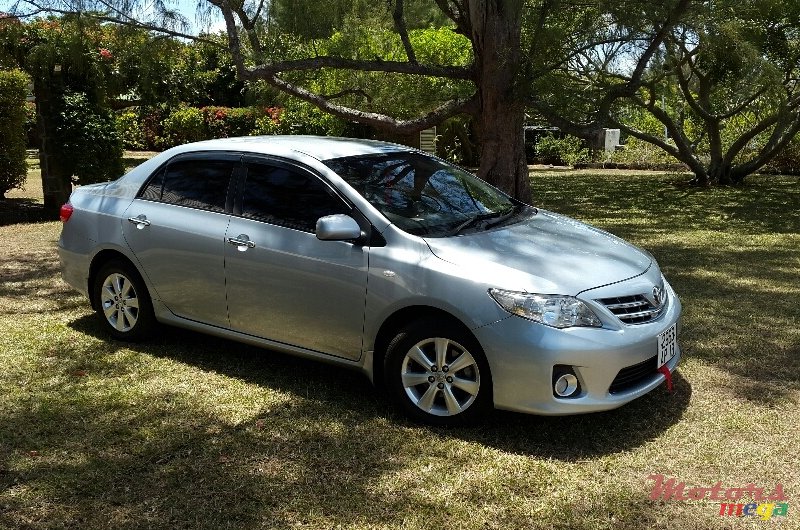 2013' Toyota Corolla photo #1