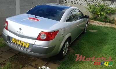 2005' Renault Megane photo #2