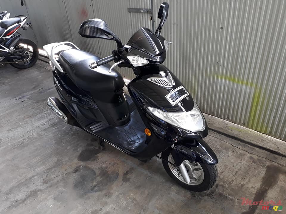 2016' Suzuki AN photo #2