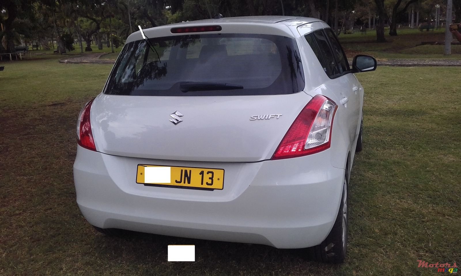 2013' Suzuki Swift photo #2