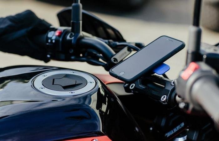 Apple avertit sur les dangers de rouler à moto avec son iPhone