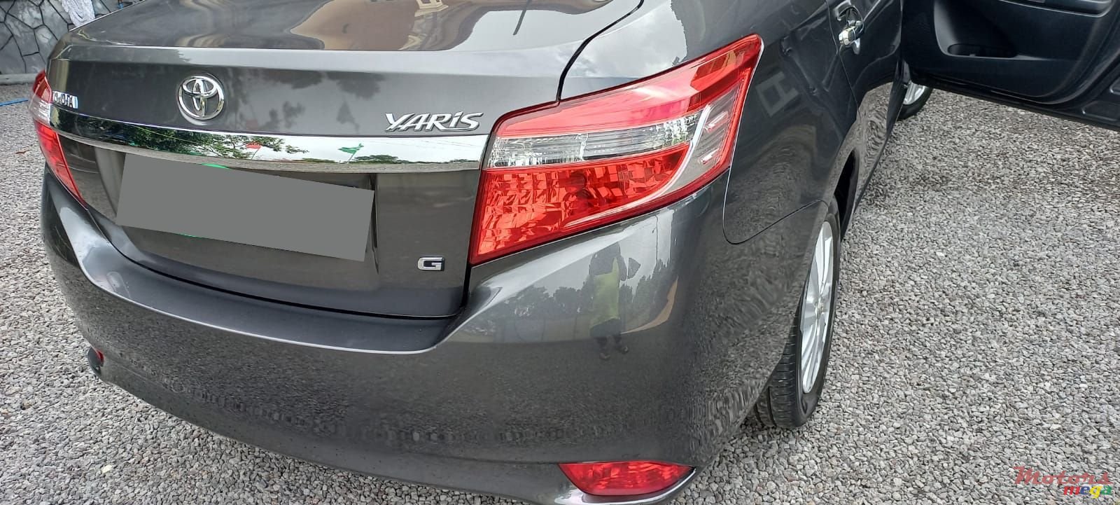 2017' Toyota Yaris photo #3