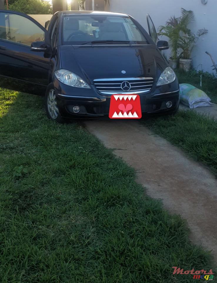 2010' Mercedes-Benz A 160 COUPE photo #3