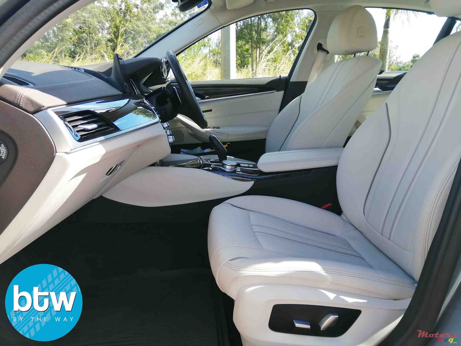 2020' BMW 530 photo #5