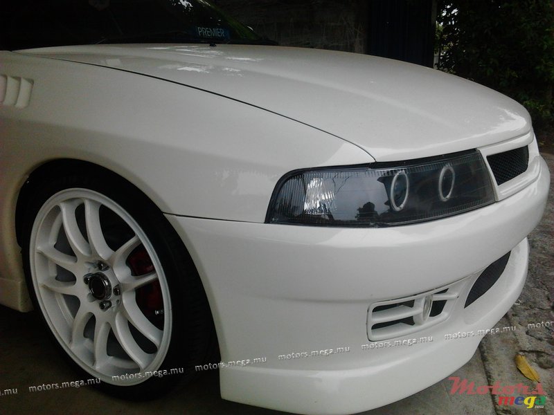 1998' Mitsubishi Lancer photo #1