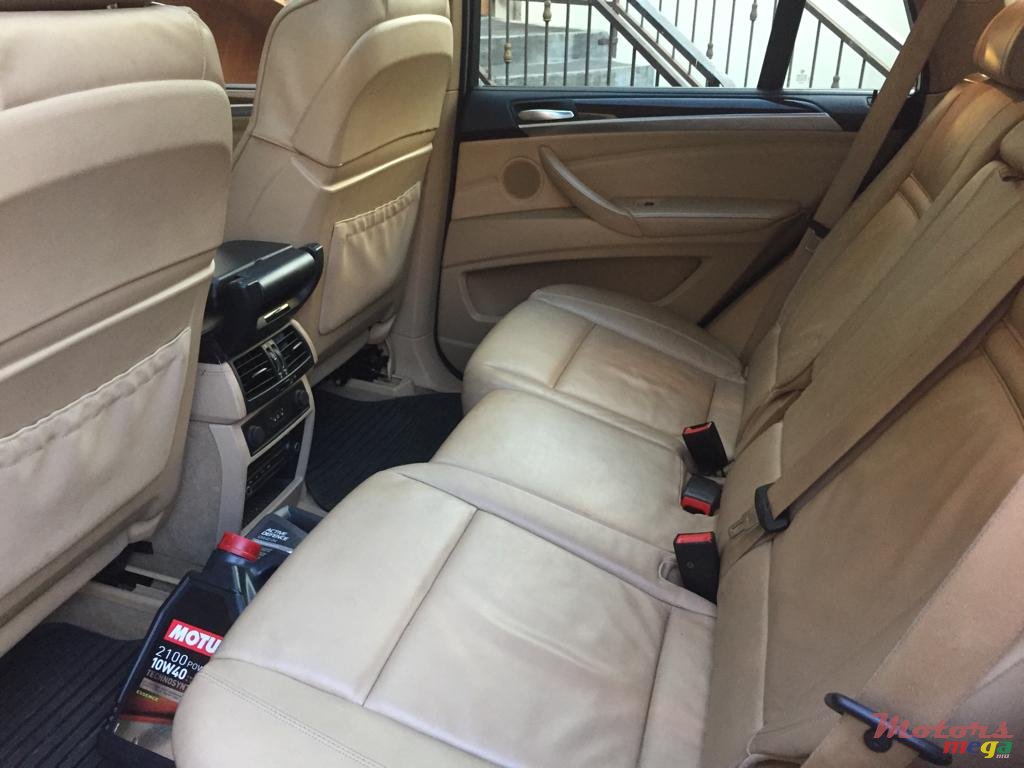 2010' BMW X5 photo #5