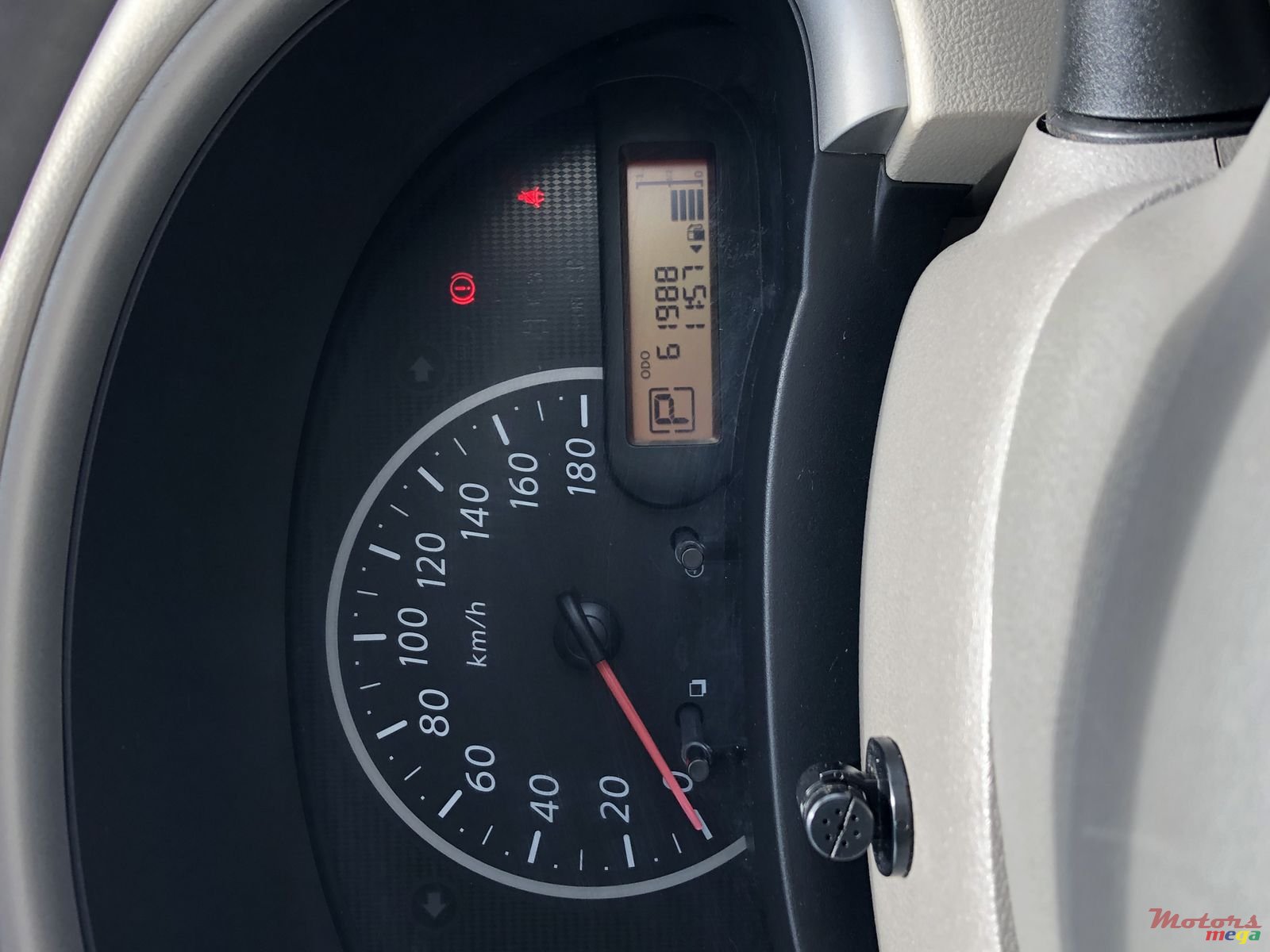 2012' Nissan photo #5