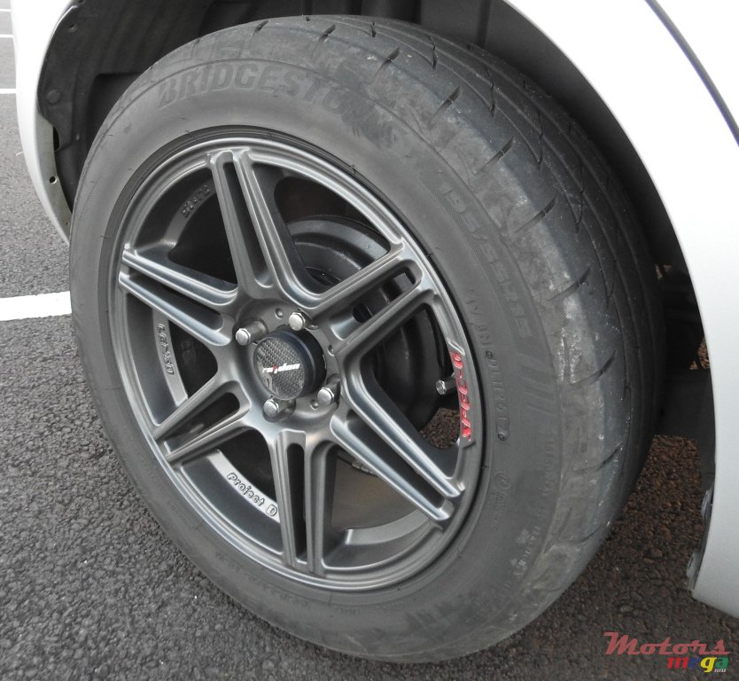 2014' Suzuki Swift photo #7