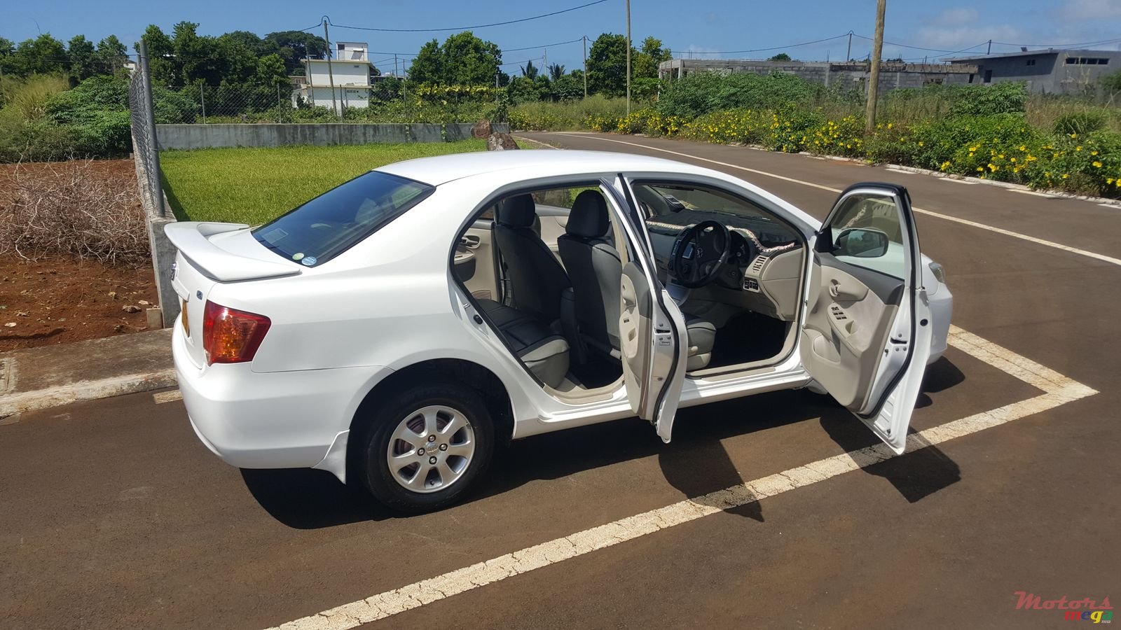 2006' Toyota Axio photo #5