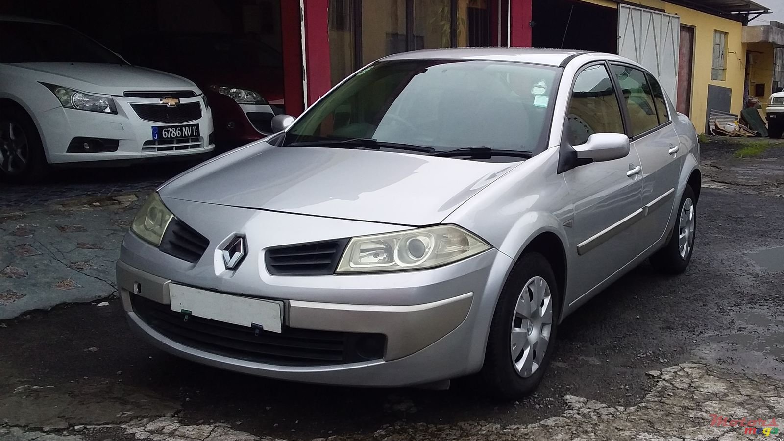 2007' Renault Megane photo #1