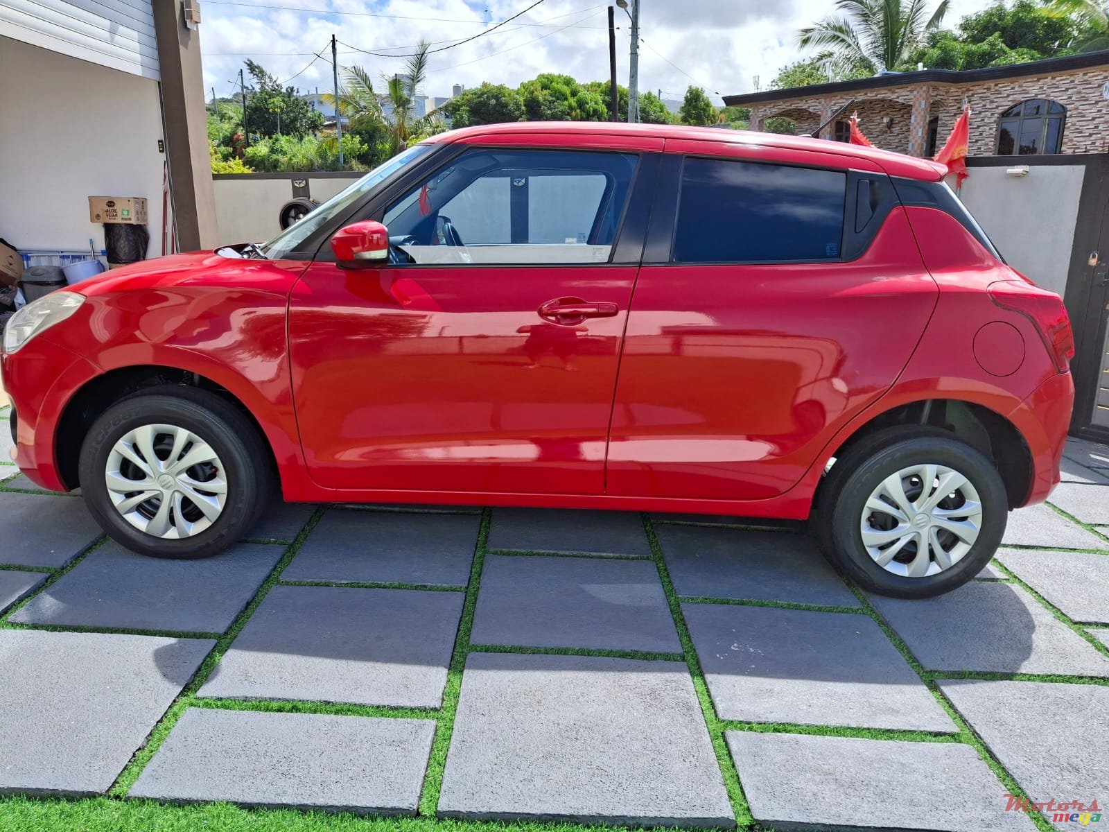 2018' Suzuki Swift photo #2