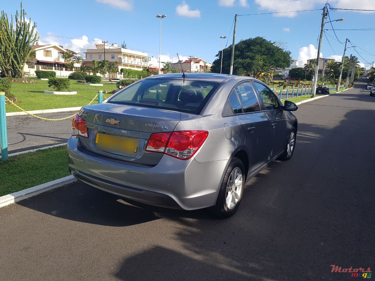 2013' Chevrolet Cruze photo #3