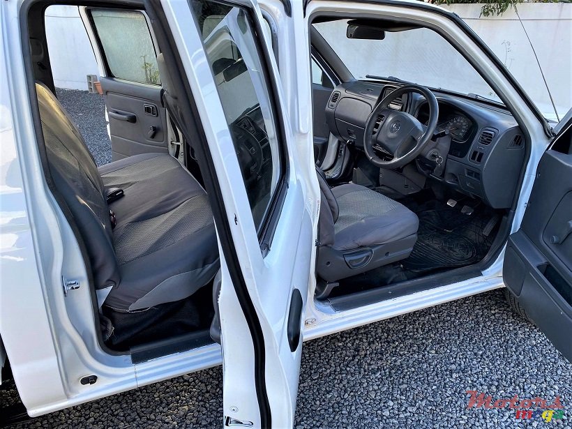 2008' Nissan Navara 2X4 2.7L JAPAN photo #4