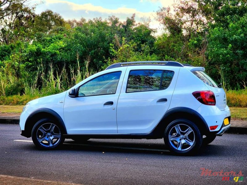 2018' Renault Sandero StepWay photo #3