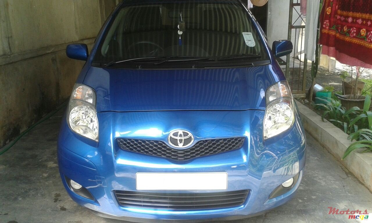 2010' Toyota Yaris photo #1