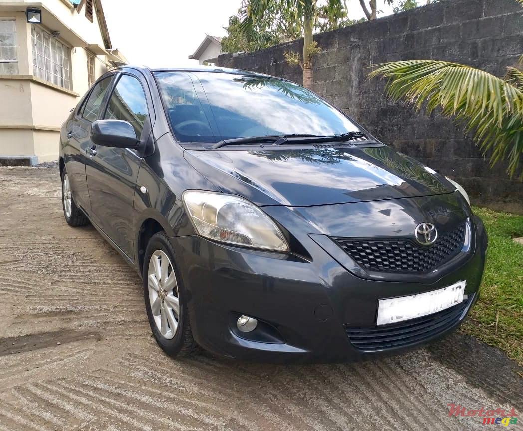 2010' Toyota Yaris photo #2