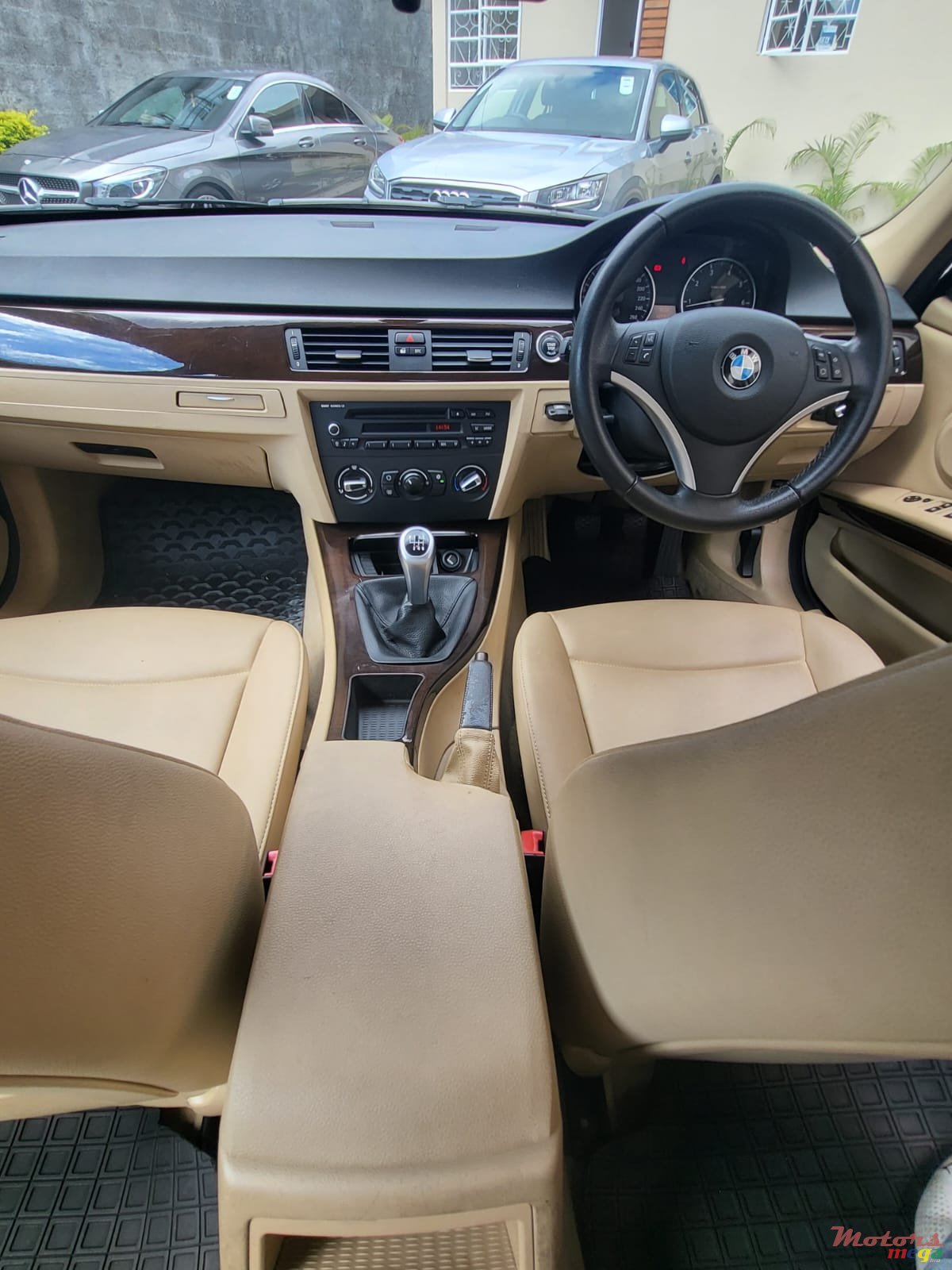 2011' BMW 316 photo #6