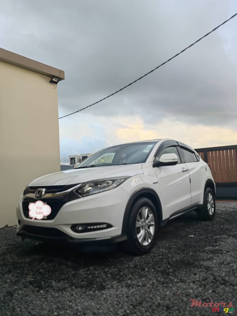 2014' Honda HR-V Vezel photo #6