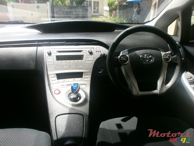 2013' Toyota Prius Plug-in Hybrid Hybrid photo #7