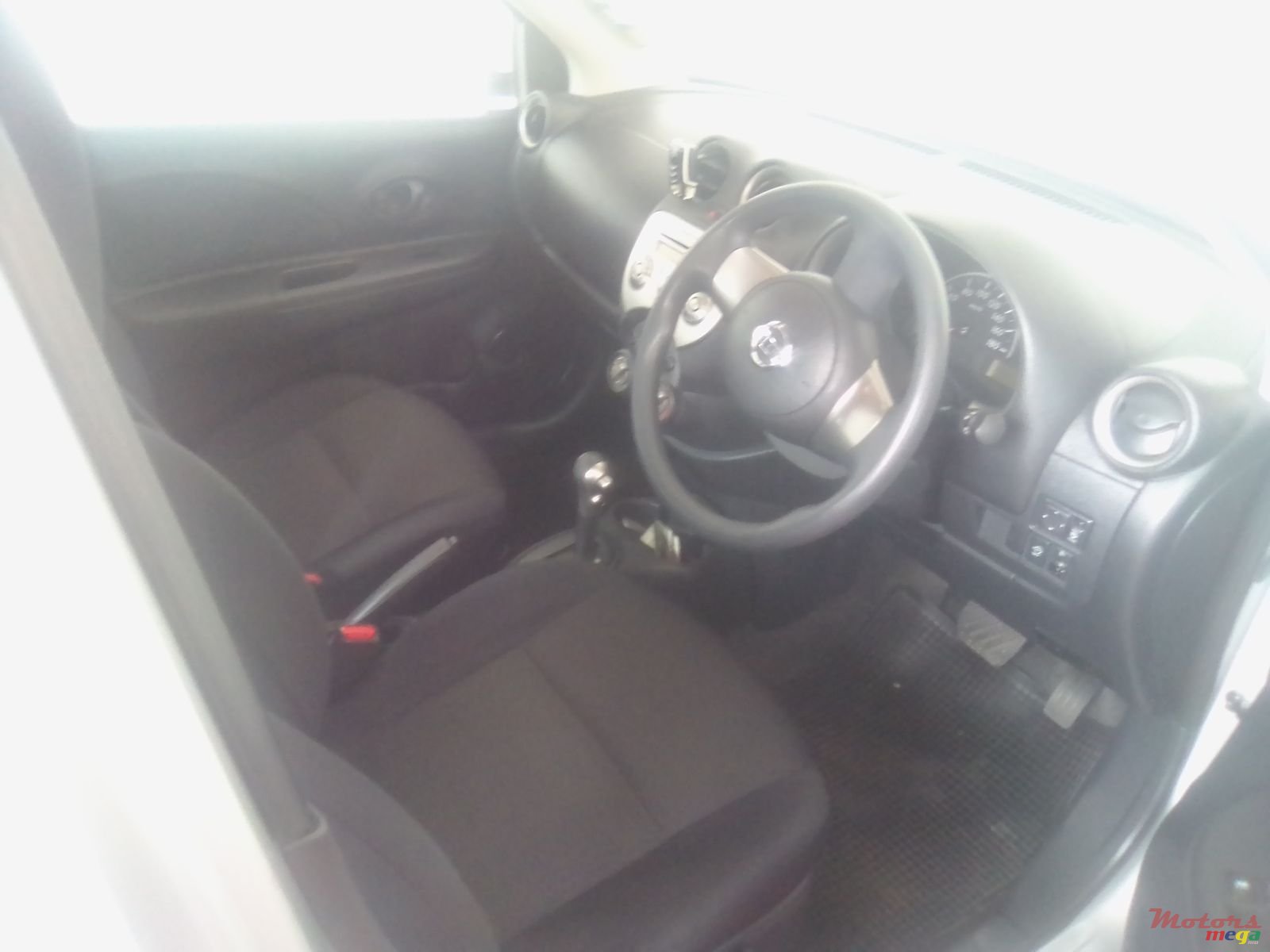 2011' Nissan March photo #1