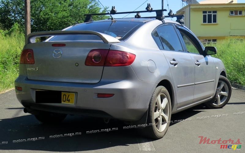 2004' Mazda 3 sedan photo #4