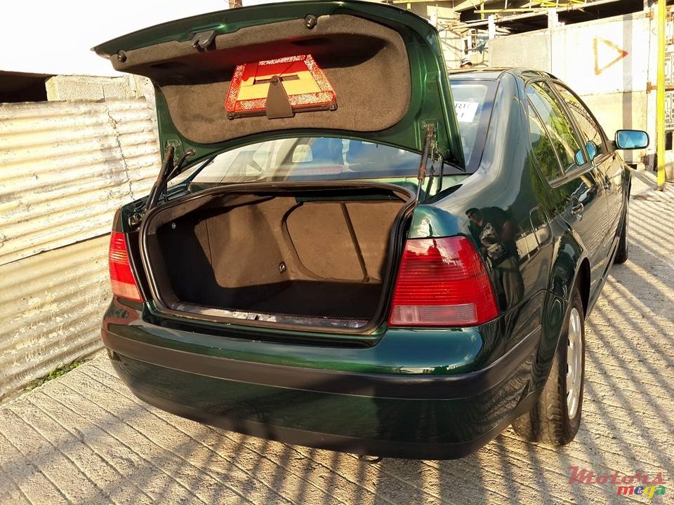 2001' Volkswagen Bora MK4 photo #3