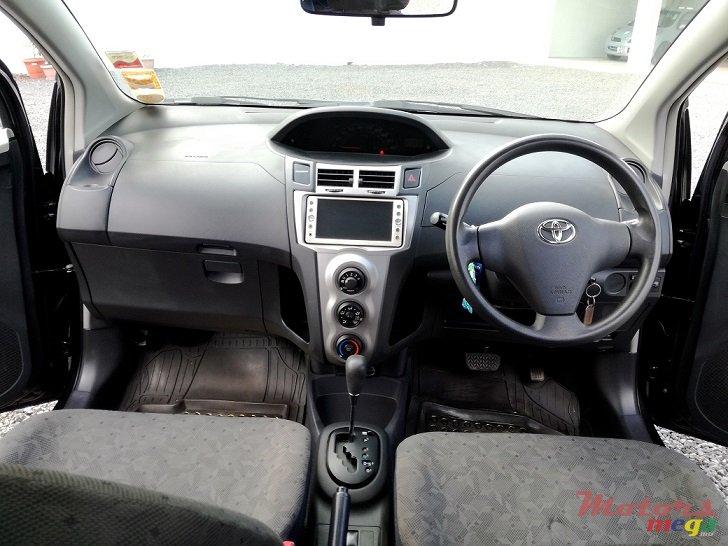 2011' Toyota Vitz ZZ 11 Auto 1.0L JAPAN photo #2