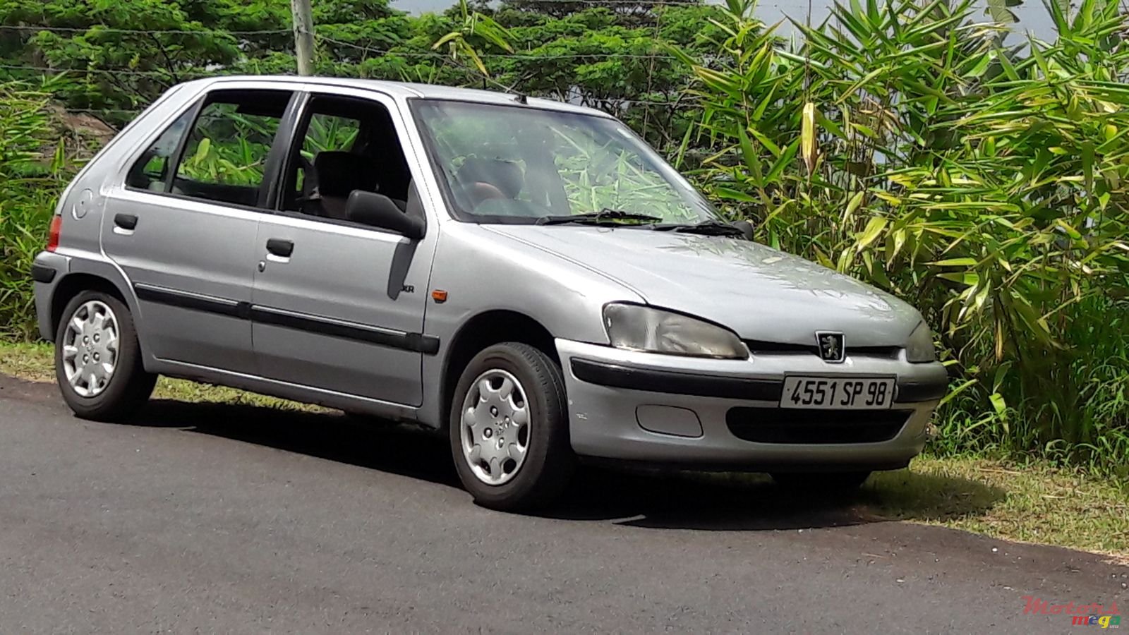 1998' Peugeot 106 photo #1