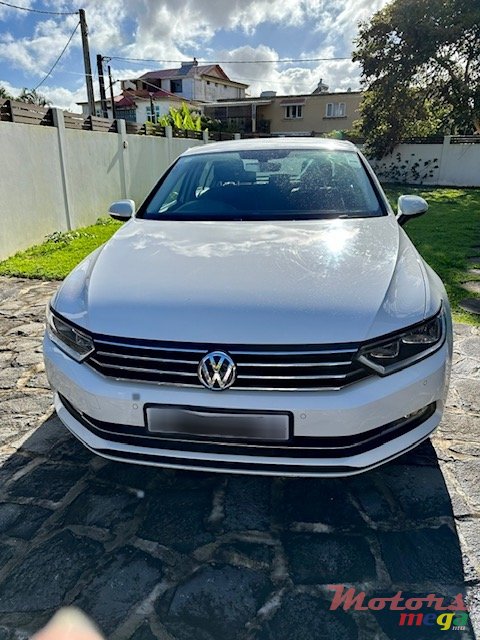 2018' Volkswagen Passat photo #1