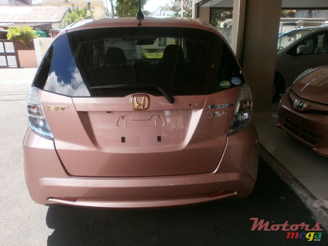 2013' Honda FCX Clarity fit hybrid photo #4