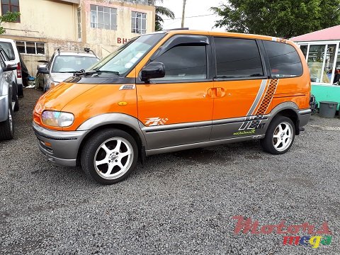 1998' Nissan Serena photo #1