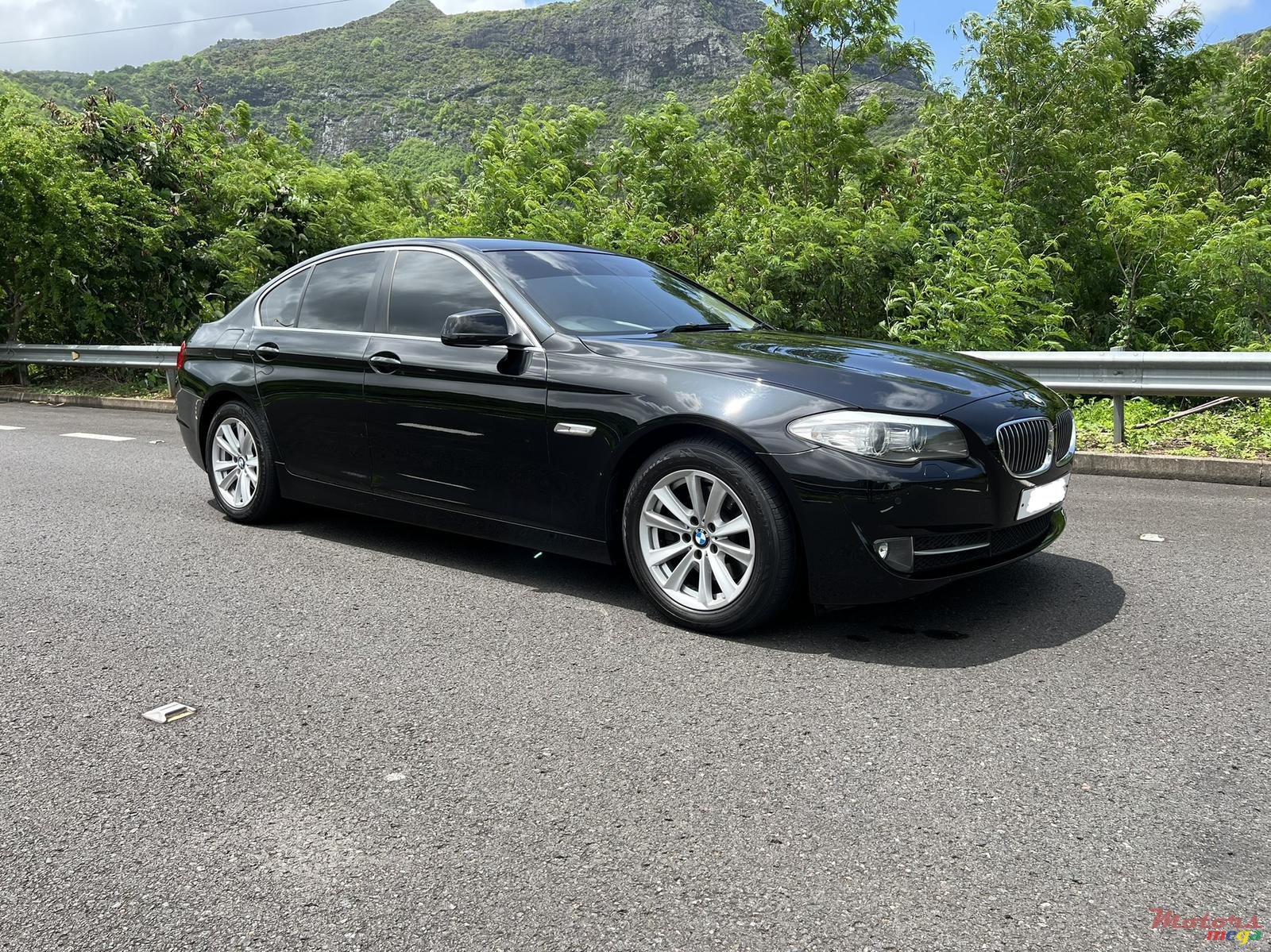 2010' BMW 523 photo #2