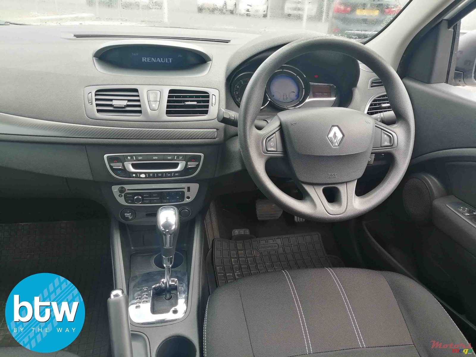 2015' Renault Fluence photo #6