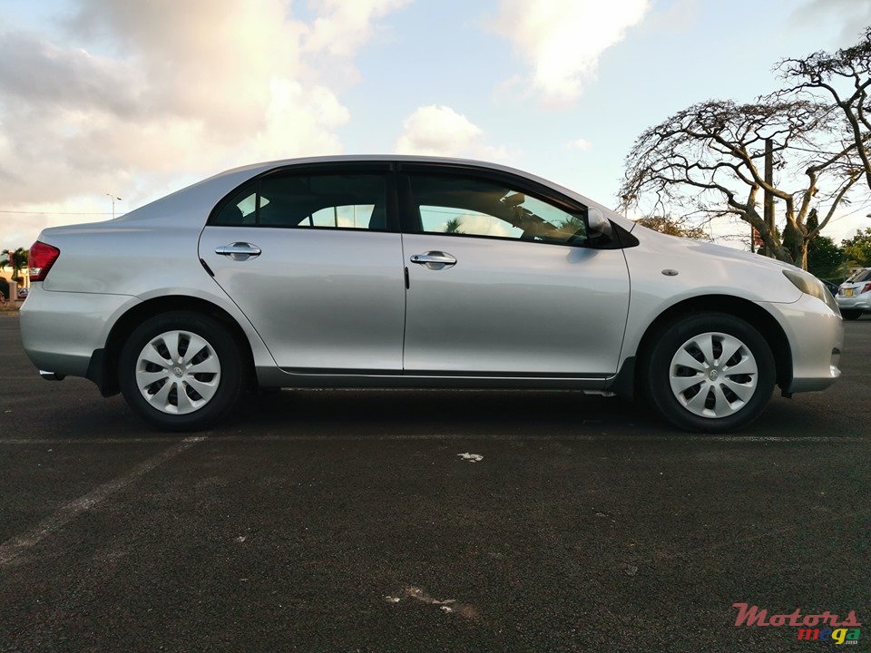 2010' Toyota Corolla Axio photo #3