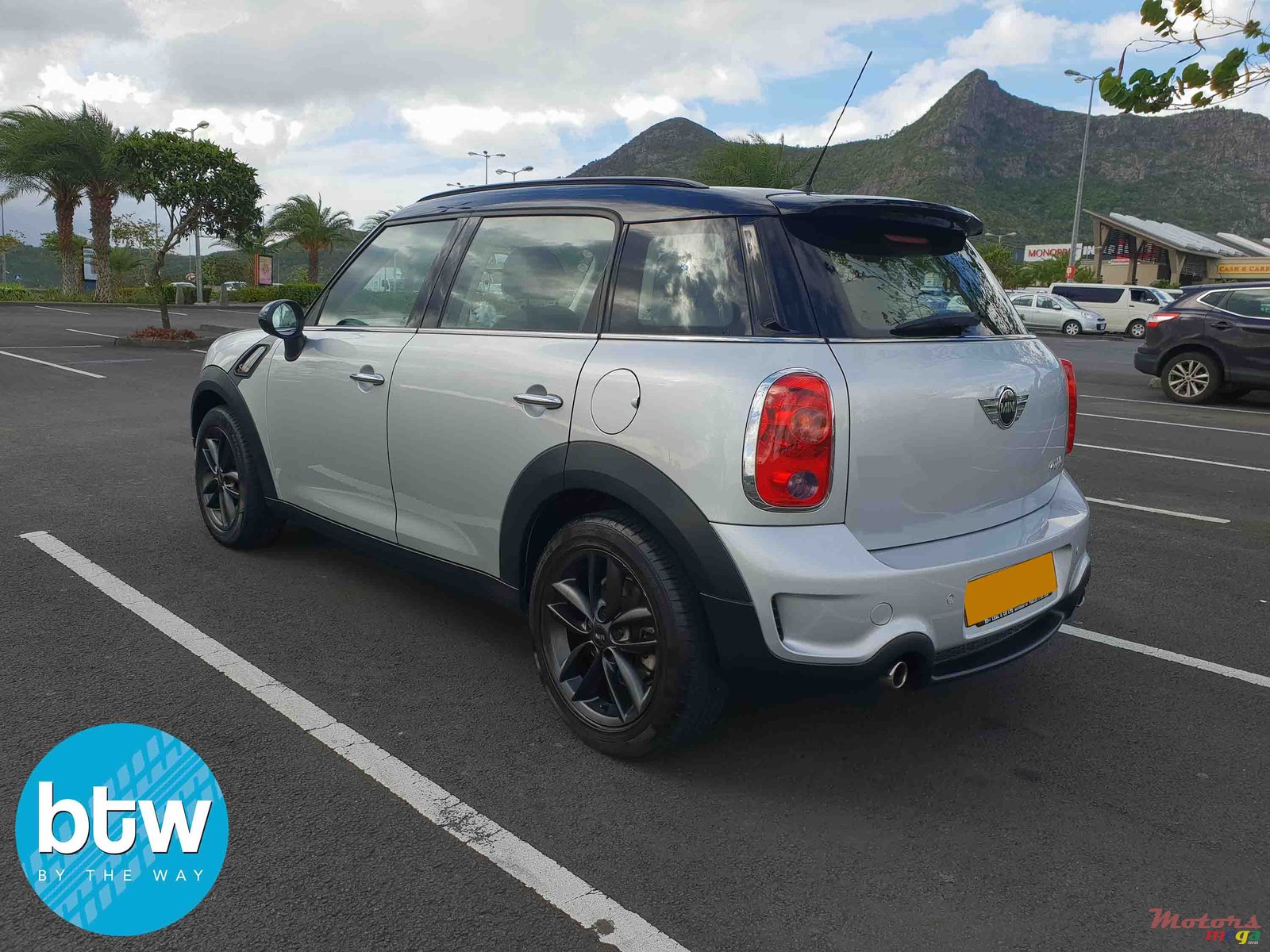 2012' MINI Cooper Countryman photo #3