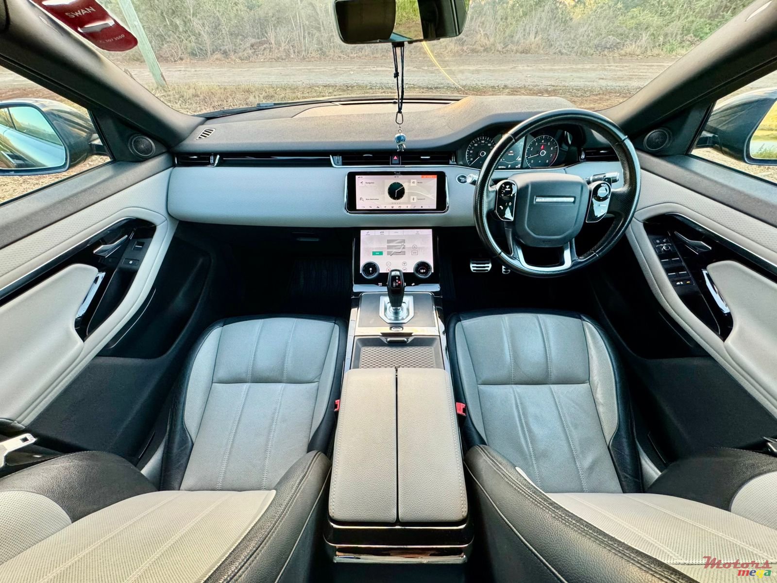 2019' Land Rover Range Rover Evoque photo #7