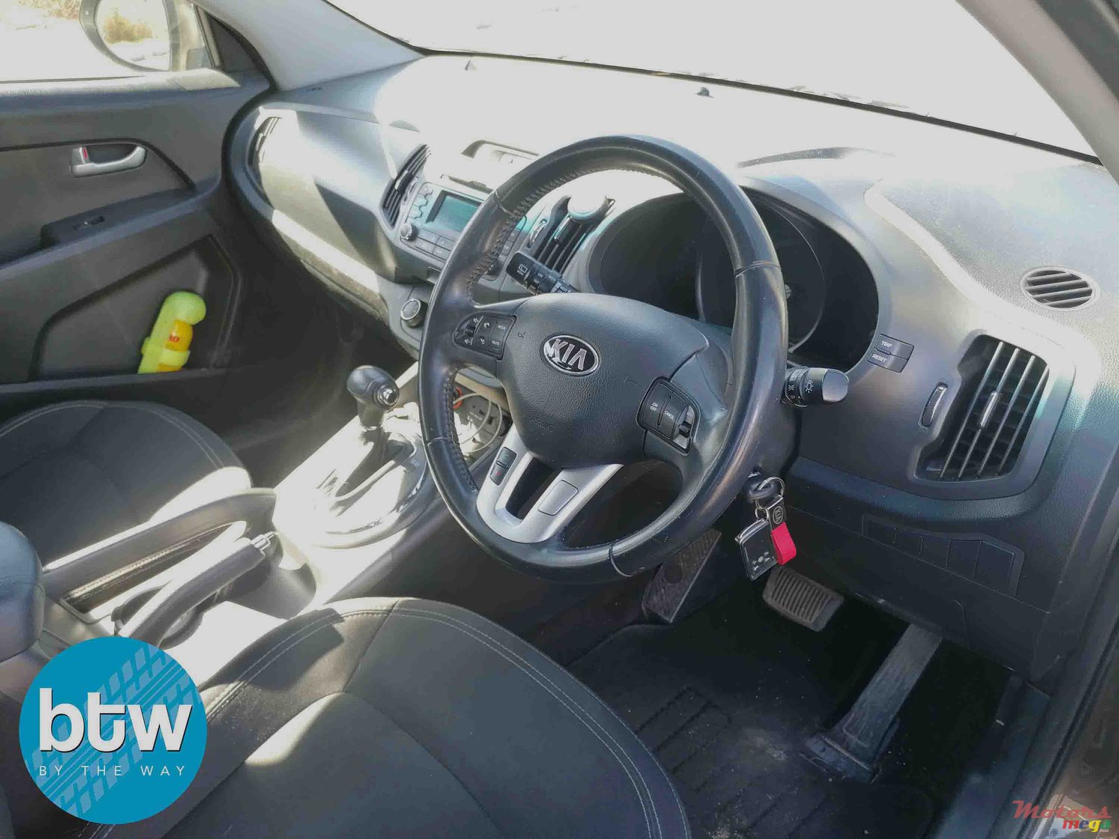 2013' Kia Sportage AWD photo #4