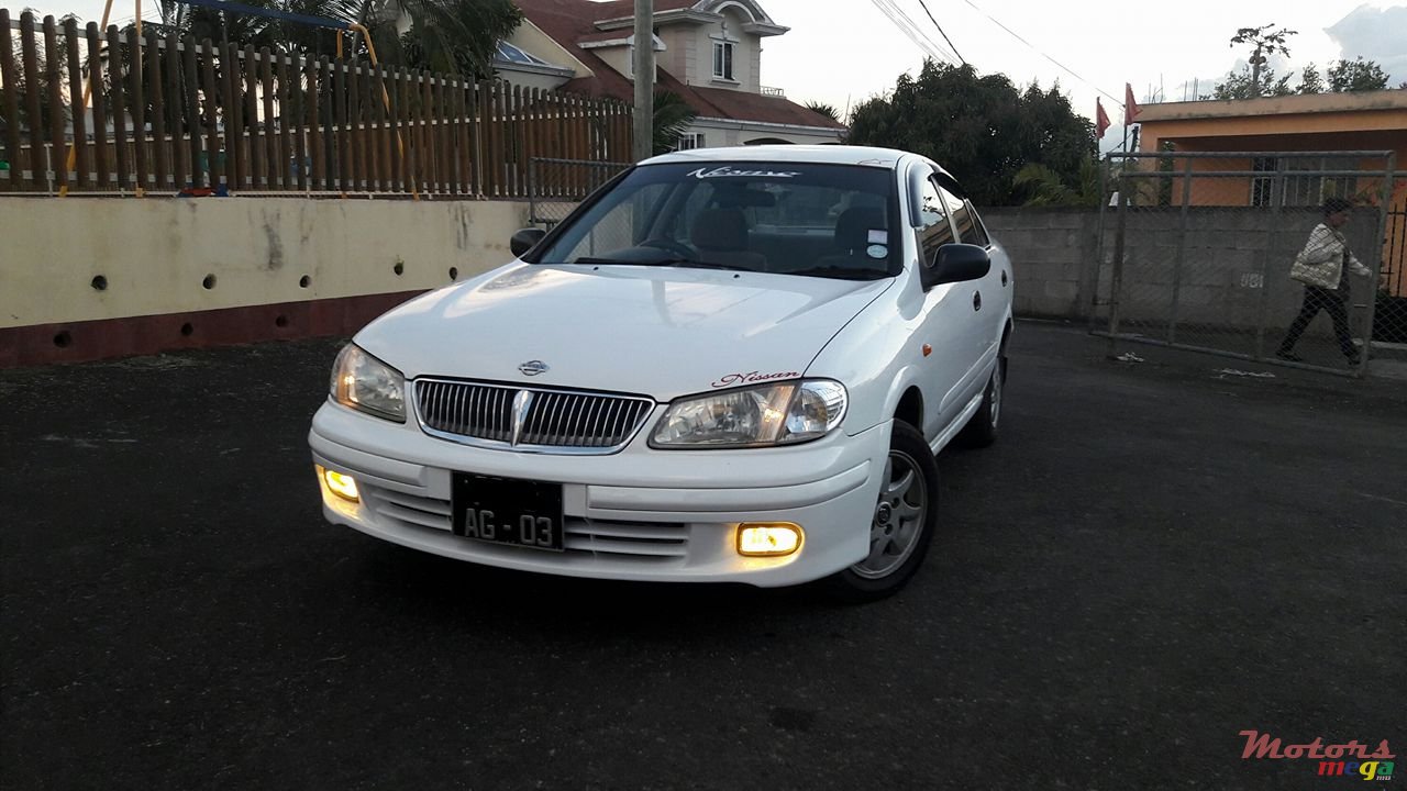 2003' Nissan Sunny photo #1