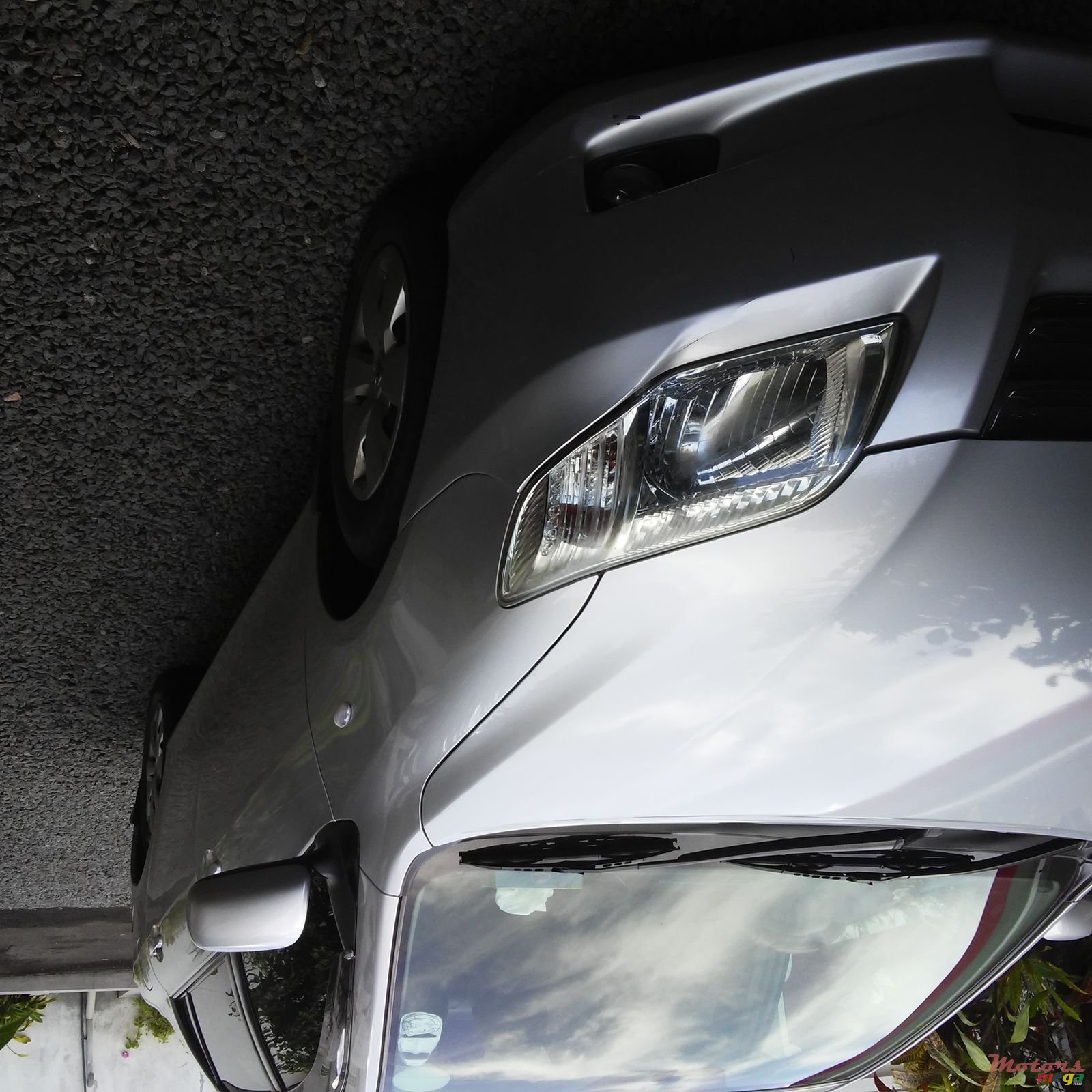 2007' Toyota Axio photo #3