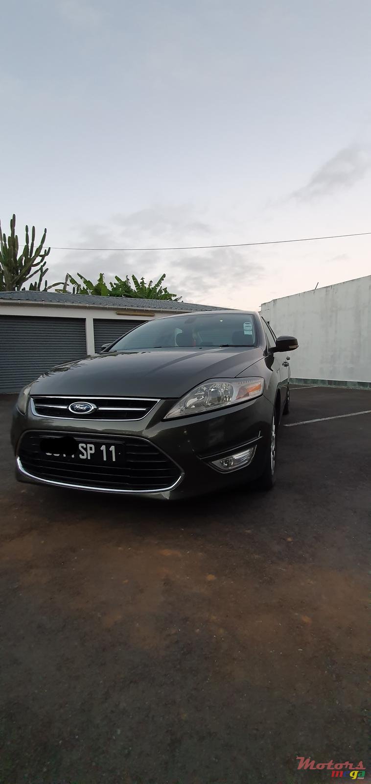 2011' Ford Mondeo photo #2