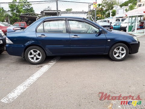 2004' Mitsubishi Lancer photo #3