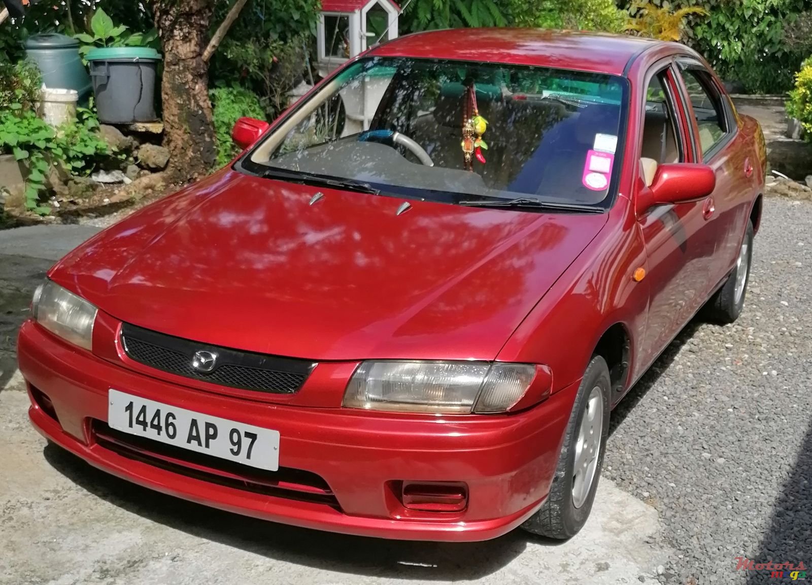 1997' Mazda 323 photo #1