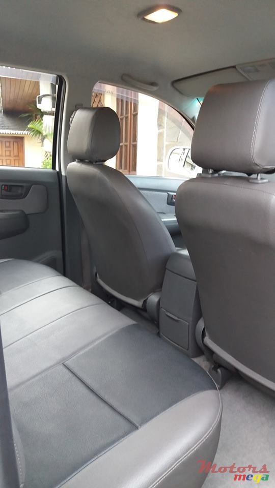 2013' Toyota photo #6