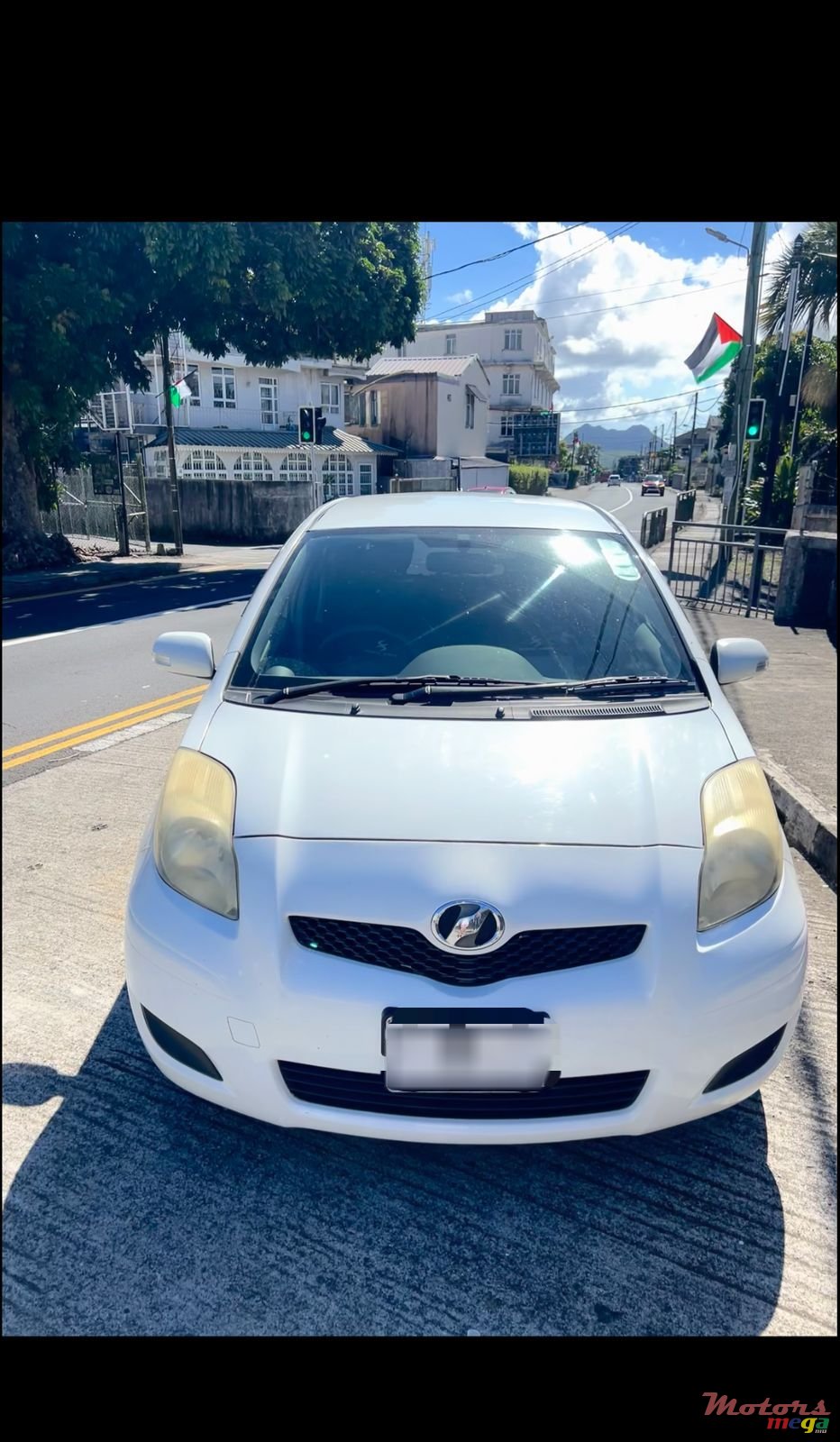 2010' Toyota Vitz photo #1