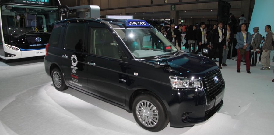 Toyota JPN Taxi at the 2017 Tokyo Motor Show